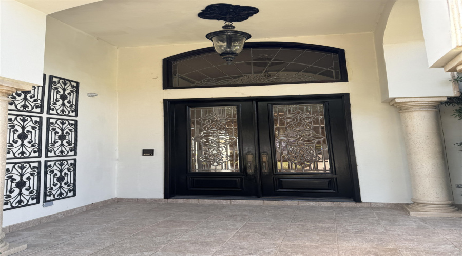 326 Regal Dr, Laredo, Texas 78041, 5 Bedrooms Bedrooms, 12 Rooms Rooms,5 BathroomsBathrooms,Residential,For Sale,326 Regal Dr,20255363