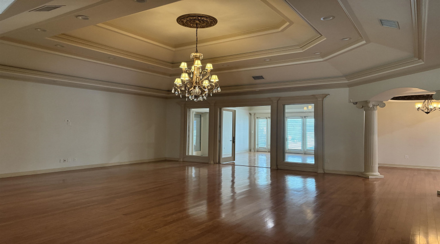 326 Regal Dr, Laredo, Texas 78041, 5 Bedrooms Bedrooms, 12 Rooms Rooms,5 BathroomsBathrooms,Residential,For Sale,326 Regal Dr,20255363