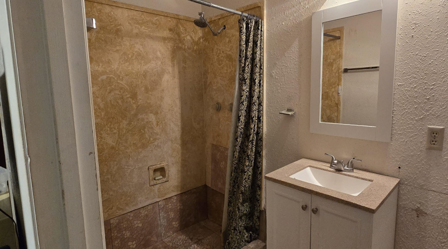 713 Lariat Lp, Laredo, Texas 78041, 3 Bedrooms Bedrooms, 4 Rooms Rooms,2 BathroomsBathrooms,Residential,For Rent,713 Lariat Lp,20255364