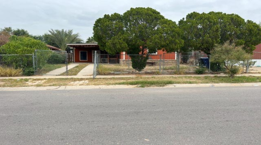 108 Avila Dr, Laredo, Texas 78043, 3 Bedrooms Bedrooms, 7 Rooms Rooms,2 BathroomsBathrooms,Residential,For Sale,108 Avila Dr,20255366