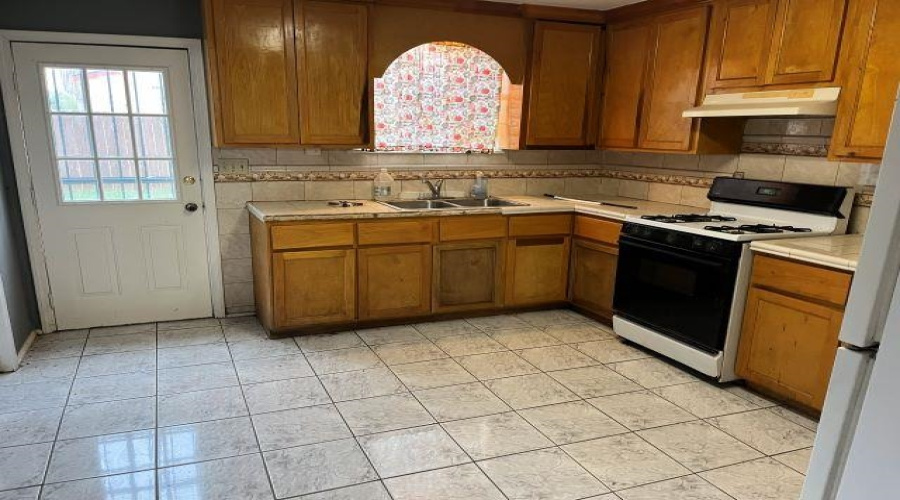 108 Avila Dr, Laredo, Texas 78043, 3 Bedrooms Bedrooms, 7 Rooms Rooms,2 BathroomsBathrooms,Residential,For Sale,108 Avila Dr,20255366