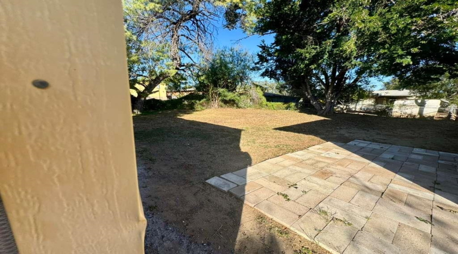 2108 Willow St, Laredo, Texas 78043, 4 Bedrooms Bedrooms, 7 Rooms Rooms,2 BathroomsBathrooms,Residential,For Sale,2108 Willow St,20255368