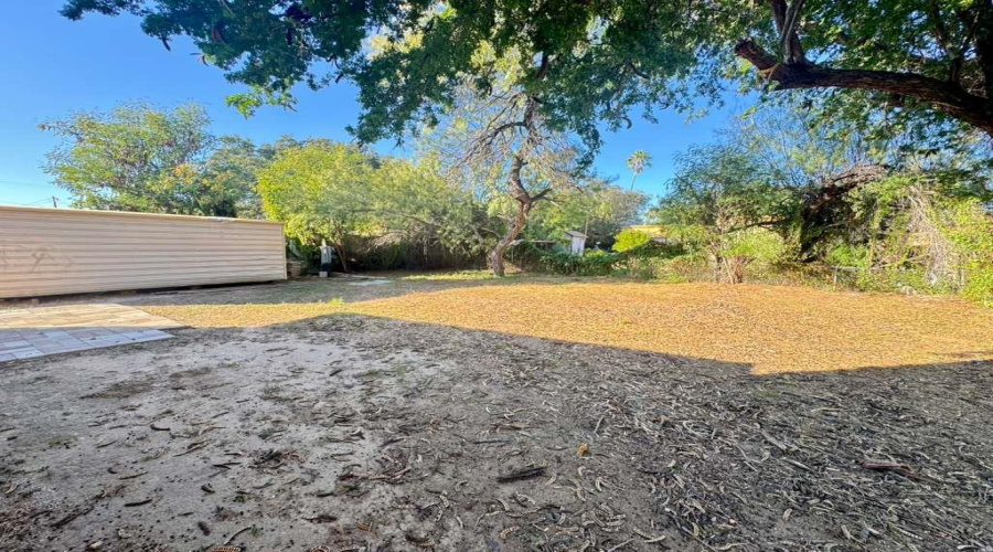 2108 Willow St, Laredo, Texas 78043, 4 Bedrooms Bedrooms, 7 Rooms Rooms,2 BathroomsBathrooms,Residential,For Sale,2108 Willow St,20255368