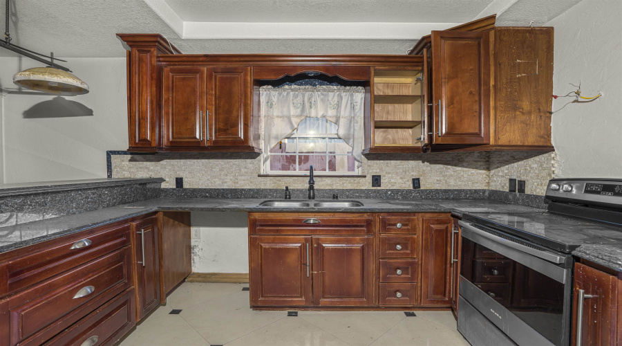 101 Lamrick Cir, Laredo, Texas 78046, 4 Bedrooms Bedrooms, 6 Rooms Rooms,2 BathroomsBathrooms,Residential,For Sale,101 Lamrick Cir,20255373