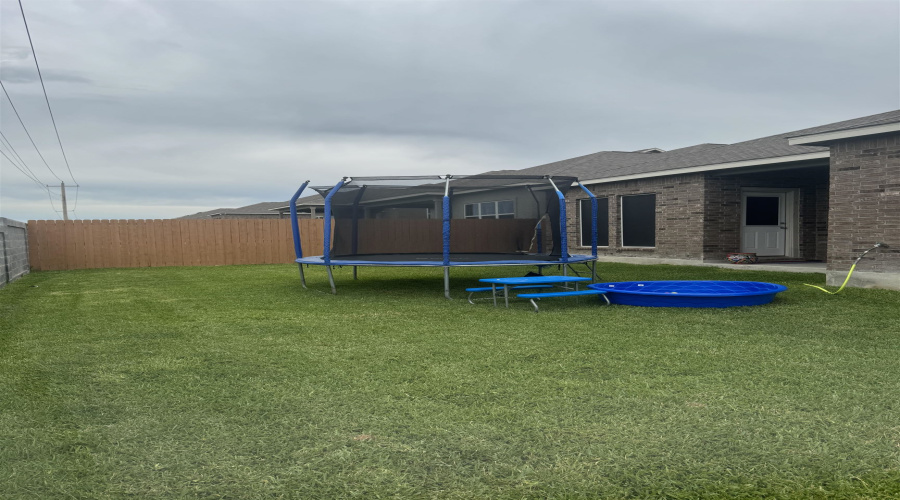 813 Pausa Dr., Laredo, Texas 78045, 4 Bedrooms Bedrooms, 7 Rooms Rooms,2 BathroomsBathrooms,Residential,For Sale,813 Pausa Dr.,20255374