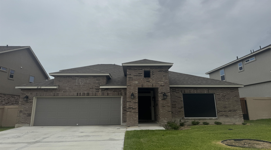 813 Pausa Dr., Laredo, Texas 78045, 4 Bedrooms Bedrooms, 7 Rooms Rooms,2 BathroomsBathrooms,Residential,For Sale,813 Pausa Dr.,20255374