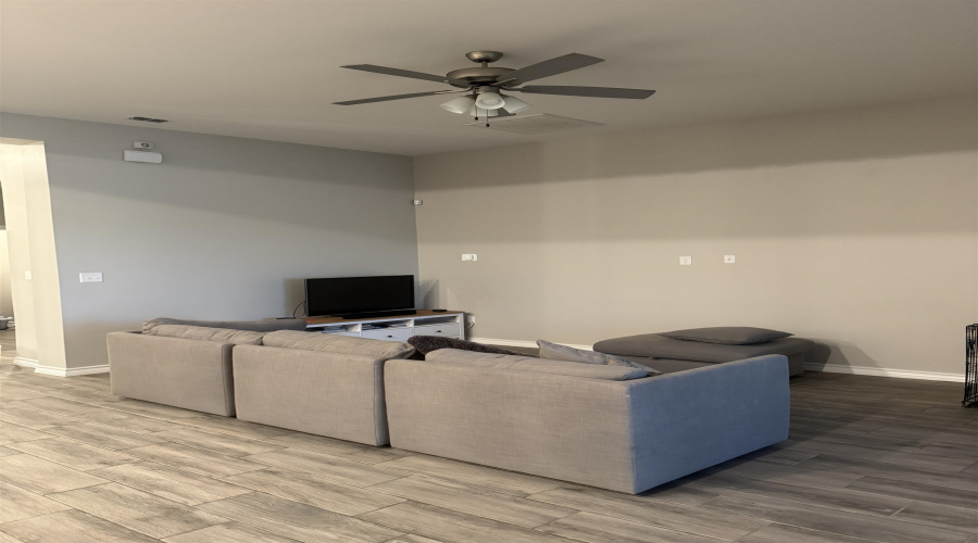 813 Pausa Dr., Laredo, Texas 78045, 4 Bedrooms Bedrooms, 7 Rooms Rooms,2 BathroomsBathrooms,Residential,For Sale,813 Pausa Dr.,20255374