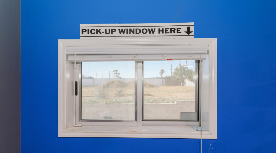 4302 Saunders St, LAREDO, Texas 78041, 1 Room Rooms,2 BathroomsBathrooms,Commercial retail/office,For Rent,4302 Saunders St,20255378