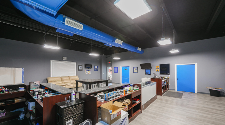 4302 Saunders St, LAREDO, Texas 78041, 1 Room Rooms,2 BathroomsBathrooms,Commercial retail/office,For Rent,4302 Saunders St,20255378