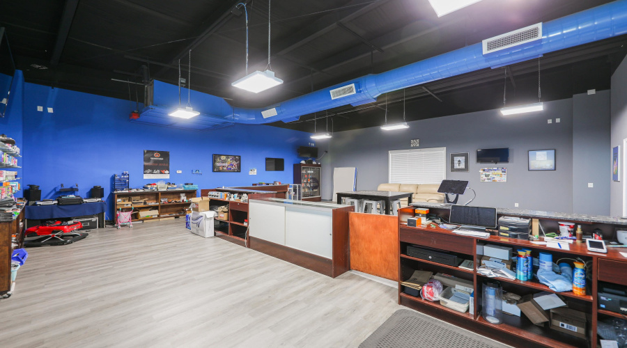 4302 Saunders St, LAREDO, Texas 78041, 1 Room Rooms,2 BathroomsBathrooms,Commercial retail/office,For Rent,4302 Saunders St,20255378