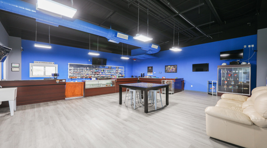 4302 Saunders St, LAREDO, Texas 78041, 1 Room Rooms,2 BathroomsBathrooms,Commercial retail/office,For Rent,4302 Saunders St,20255378