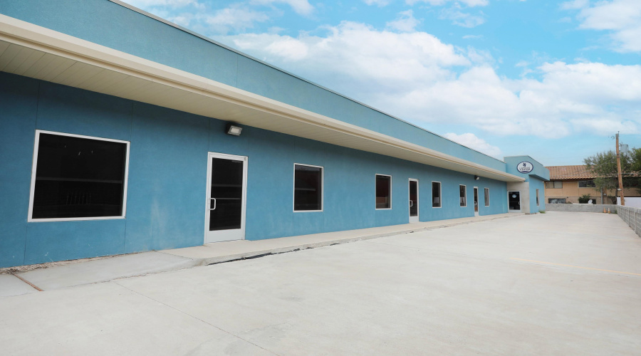 4302 Saunders St, LAREDO, Texas 78041, 1 Room Rooms,2 BathroomsBathrooms,Commercial retail/office,For Rent,4302 Saunders St,20255378