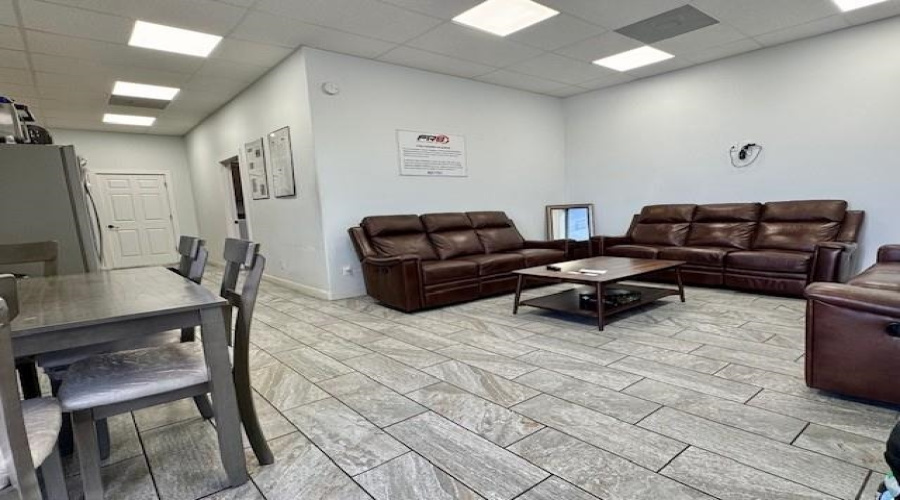 13703 Cabezut Dr, Laredo, Texas 78045, 1 Bedroom Bedrooms, 21 Rooms Rooms,2 BathroomsBathrooms,Commercial/industrial,For Sale,13703 Cabezut Dr,20255379