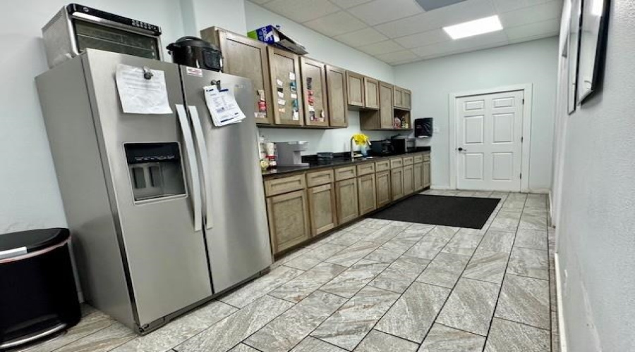 13703 Cabezut Dr, Laredo, Texas 78045, 1 Bedroom Bedrooms, 21 Rooms Rooms,2 BathroomsBathrooms,Commercial/industrial,For Sale,13703 Cabezut Dr,20255379