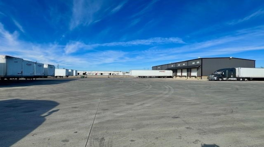 13703 Cabezut Dr, Laredo, Texas 78045, 1 Bedroom Bedrooms, 21 Rooms Rooms,2 BathroomsBathrooms,Commercial/industrial,For Sale,13703 Cabezut Dr,20255379