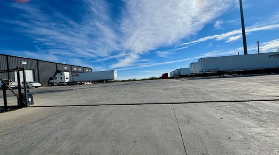 13703 Cabezut Dr, Laredo, Texas 78045, 1 Bedroom Bedrooms, 21 Rooms Rooms,2 BathroomsBathrooms,Commercial/industrial,For Sale,13703 Cabezut Dr,20255379