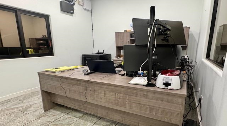 13703 Cabezut Dr, Laredo, Texas 78045, 1 Bedroom Bedrooms, 21 Rooms Rooms,2 BathroomsBathrooms,Commercial/industrial,For Sale,13703 Cabezut Dr,20255379