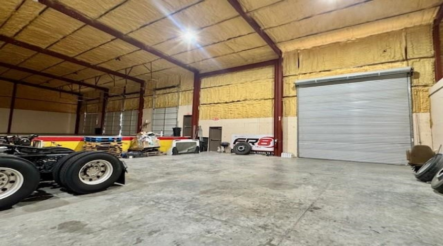 13703 Cabezut Dr, Laredo, Texas 78045, 1 Bedroom Bedrooms, 21 Rooms Rooms,2 BathroomsBathrooms,Commercial/industrial,For Sale,13703 Cabezut Dr,20255379