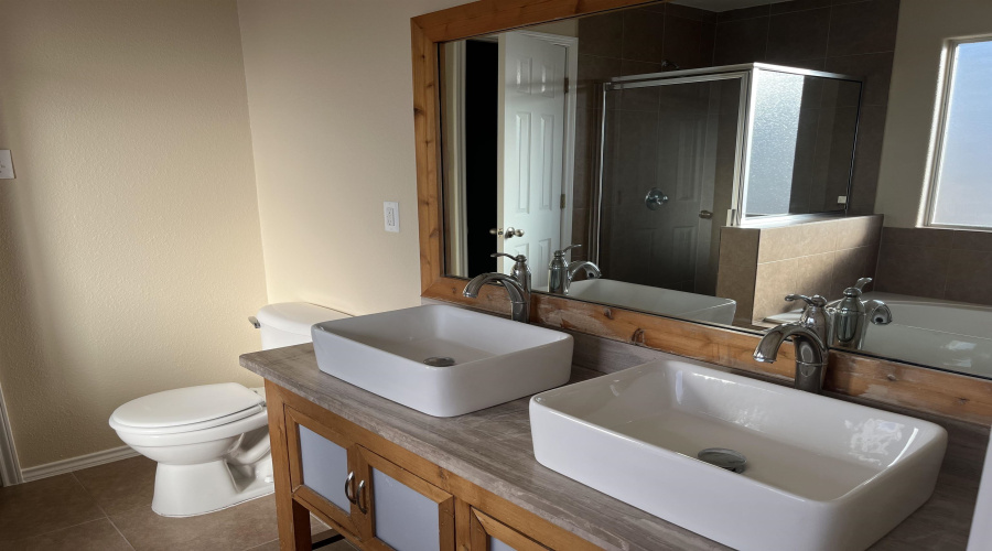 11318 Granados St, Laredo, Texas 78045-6525, 4 Bedrooms Bedrooms, 7 Rooms Rooms,2 BathroomsBathrooms,Residential,For Sale,11318 Granados St,20255375