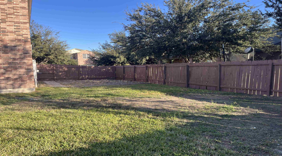 11318 Granados St, Laredo, Texas 78045-6525, 4 Bedrooms Bedrooms, 7 Rooms Rooms,2 BathroomsBathrooms,Residential,For Sale,11318 Granados St,20255375