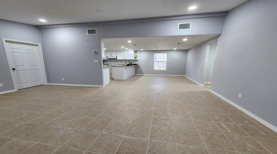 712 Independence Dr, Laredo, Texas 78043, 3 Bedrooms Bedrooms, 4 Rooms Rooms,2 BathroomsBathrooms,Residential,For Rent,712 Independence Dr,20255376