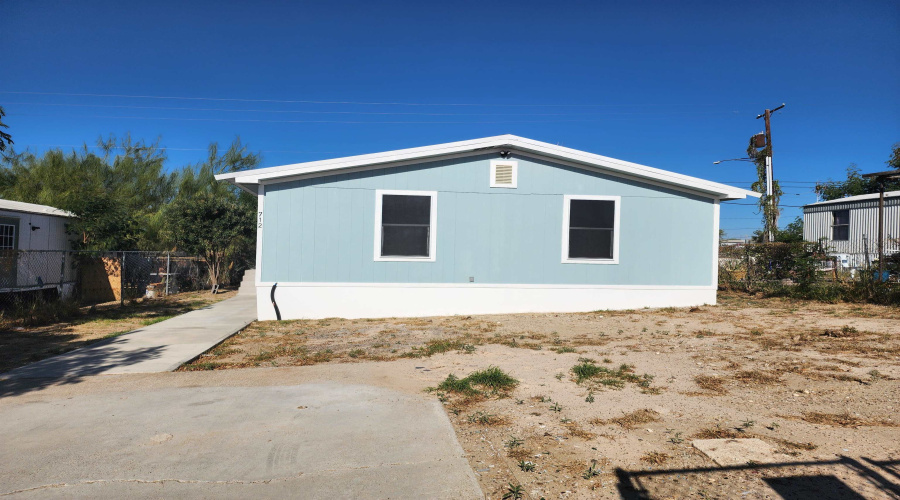 712 Independence Dr, Laredo, Texas 78043, 3 Bedrooms Bedrooms, 4 Rooms Rooms,2 BathroomsBathrooms,Residential,For Rent,712 Independence Dr,20255376