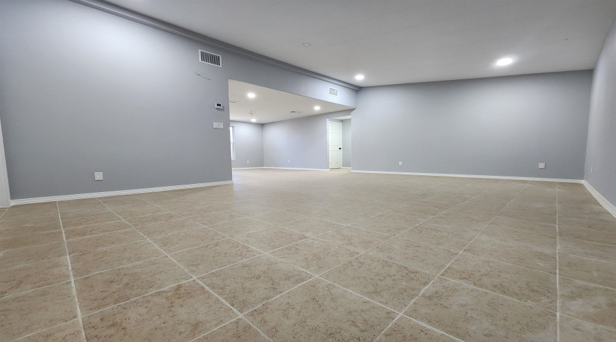 712 Independence Dr, Laredo, Texas 78043, 3 Bedrooms Bedrooms, 4 Rooms Rooms,2 BathroomsBathrooms,Residential,For Rent,712 Independence Dr,20255376