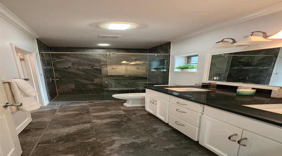 615 OKane St, Laredo, Texas 78040, 3 Bedrooms Bedrooms, 4 Rooms Rooms,3 BathroomsBathrooms,Residential,For Rent,615 OKane St,20255377