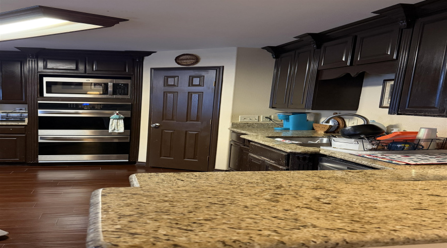 301 Esperanza Dr, Laredo, Texas 78041, 5 Bedrooms Bedrooms, 8 Rooms Rooms,4 BathroomsBathrooms,Residential,For Sale,301 Esperanza Dr,20255380