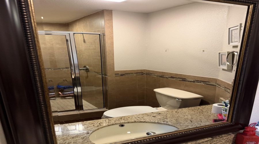 301 Esperanza Dr, Laredo, Texas 78041, 5 Bedrooms Bedrooms, 8 Rooms Rooms,4 BathroomsBathrooms,Residential,For Sale,301 Esperanza Dr,20255380