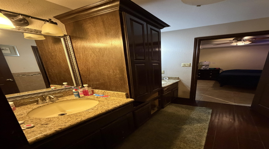 301 Esperanza Dr, Laredo, Texas 78041, 5 Bedrooms Bedrooms, 8 Rooms Rooms,4 BathroomsBathrooms,Residential,For Sale,301 Esperanza Dr,20255380