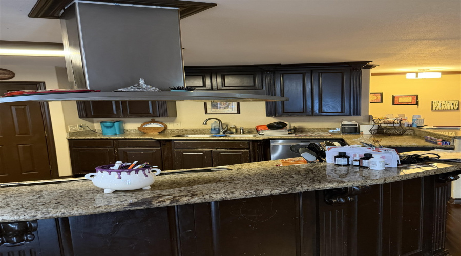 301 Esperanza Dr, Laredo, Texas 78041, 5 Bedrooms Bedrooms, 8 Rooms Rooms,4 BathroomsBathrooms,Residential,For Sale,301 Esperanza Dr,20255380