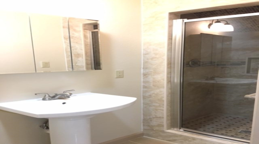 5500 McPherson Rd, LAREDO, Texas 78041, 2 Bedrooms Bedrooms, 4 Rooms Rooms,2 BathroomsBathrooms,Residential,For Rent,5500 McPherson Rd,20255381