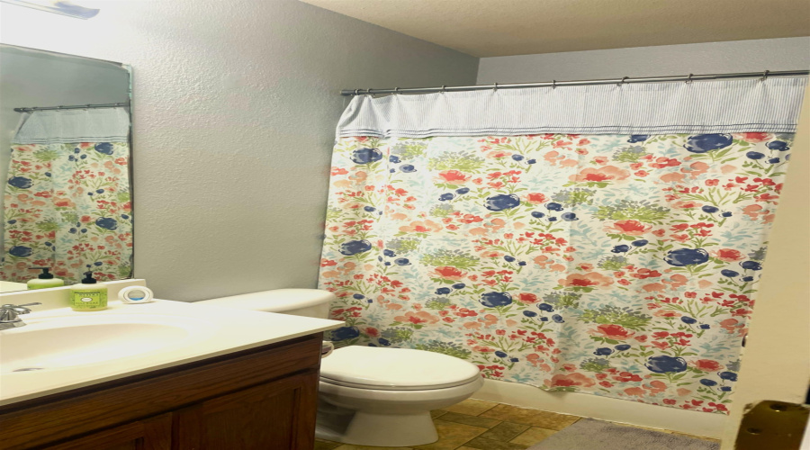 1901 Port Isabel Dr, Laredo, Texas 78045, 3 Bedrooms Bedrooms, 7 Rooms Rooms,2 BathroomsBathrooms,Residential,For Sale,1901 Port Isabel Dr,20252024