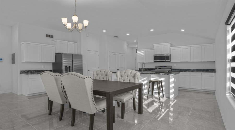 5428 Encanto Dr., Laredo, Texas 78046-5283, 4 Bedrooms Bedrooms, 6 Rooms Rooms,2 BathroomsBathrooms,Residential,For Sale,5428 Encanto Dr.,20255389