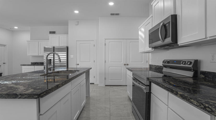 5428 Encanto Dr., Laredo, Texas 78046-5283, 4 Bedrooms Bedrooms, 6 Rooms Rooms,2 BathroomsBathrooms,Residential,For Sale,5428 Encanto Dr.,20255389