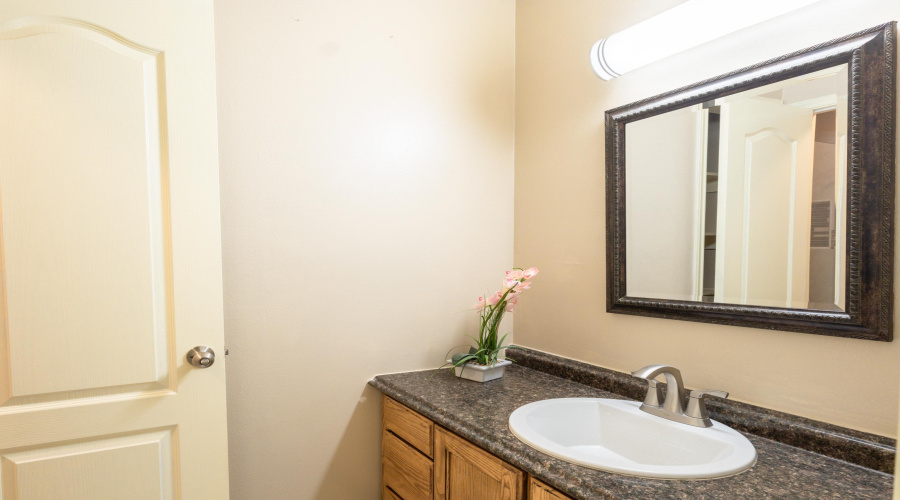 9805 Sterling Lp, Laredo, Texas 78045, 3 Bedrooms Bedrooms, 5 Rooms Rooms,2 BathroomsBathrooms,Residential,For Sale,9805 Sterling Lp,20255390