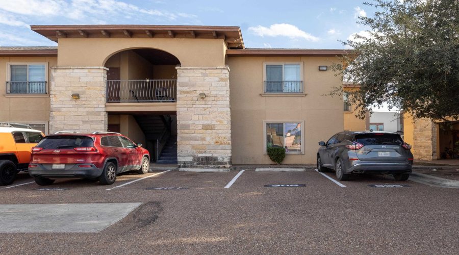 9805 Sterling Lp, Laredo, Texas 78045, 3 Bedrooms Bedrooms, 5 Rooms Rooms,2 BathroomsBathrooms,Residential,For Sale,9805 Sterling Lp,20255390