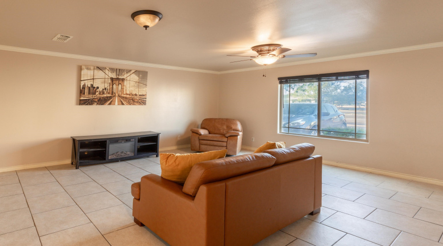 9805 Sterling Lp, Laredo, Texas 78045, 3 Bedrooms Bedrooms, 5 Rooms Rooms,2 BathroomsBathrooms,Residential,For Sale,9805 Sterling Lp,20255390