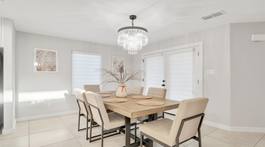 1001 La Muralla St, Laredo, Texas 78046, 4 Bedrooms Bedrooms, 4 Rooms Rooms,2 BathroomsBathrooms,Residential,For Sale,1001 La Muralla St,20255391