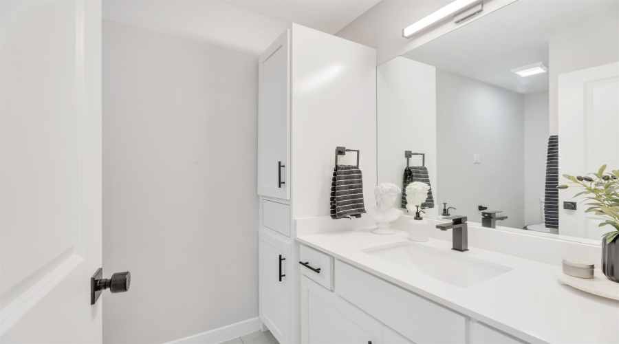 1001 La Muralla St, Laredo, Texas 78046, 4 Bedrooms Bedrooms, 4 Rooms Rooms,2 BathroomsBathrooms,Residential,For Sale,1001 La Muralla St,20255391