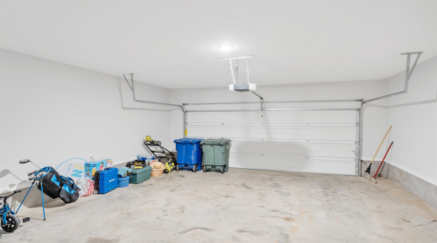 1001 La Muralla St, Laredo, Texas 78046, 4 Bedrooms Bedrooms, 4 Rooms Rooms,2 BathroomsBathrooms,Residential,For Sale,1001 La Muralla St,20255391