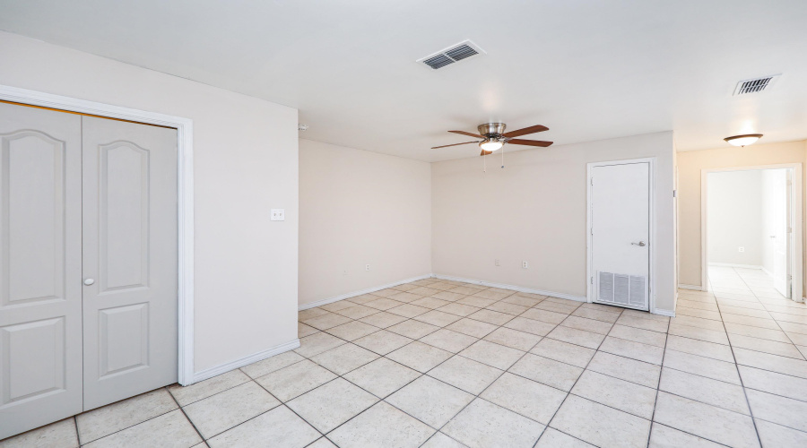2220 Santa Cleotilde Ave, LAREDO, Texas 78040, 1 Bedroom Bedrooms, 3 Rooms Rooms,1 BathroomBathrooms,Residential,For Rent,2220 Santa Cleotilde Ave,20255394