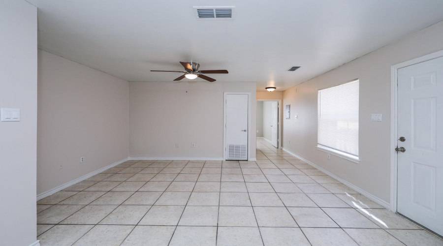 2220 Santa Cleotilde Ave, LAREDO, Texas 78040, 1 Bedroom Bedrooms, 3 Rooms Rooms,1 BathroomBathrooms,Residential,For Rent,2220 Santa Cleotilde Ave,20255394