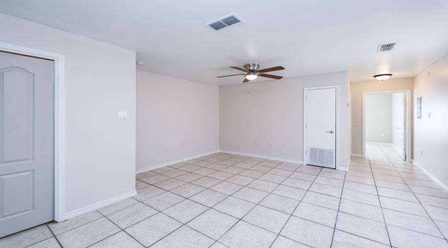 2220 Santa Cleotilde Ave, LAREDO, Texas 78040, 1 Bedroom Bedrooms, 3 Rooms Rooms,1 BathroomBathrooms,Residential,For Rent,2220 Santa Cleotilde Ave,20255394