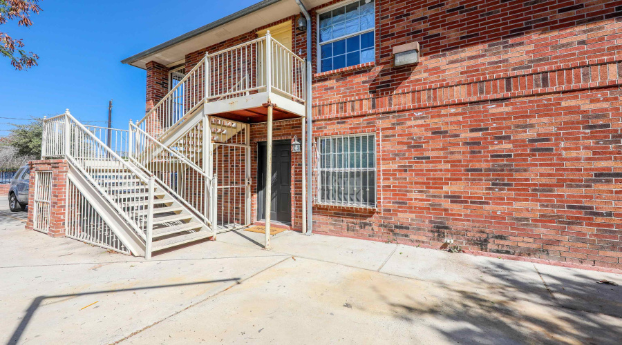 2220 Santa Cleotilde Ave, LAREDO, Texas 78040, 1 Bedroom Bedrooms, 3 Rooms Rooms,1 BathroomBathrooms,Residential,For Rent,2220 Santa Cleotilde Ave,20255394
