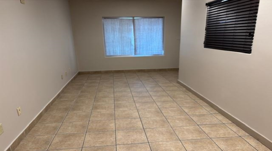 9803 Sterling Lp, Laredo, Texas 78045, 1 Room Rooms,1 BathroomBathrooms,Commercial retail/office,For Rent,9803 Sterling Lp,20255397