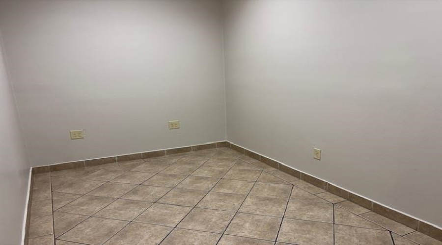 9803 Sterling Lp, Laredo, Texas 78045, 1 Room Rooms,1 BathroomBathrooms,Commercial retail/office,For Rent,9803 Sterling Lp,20255397