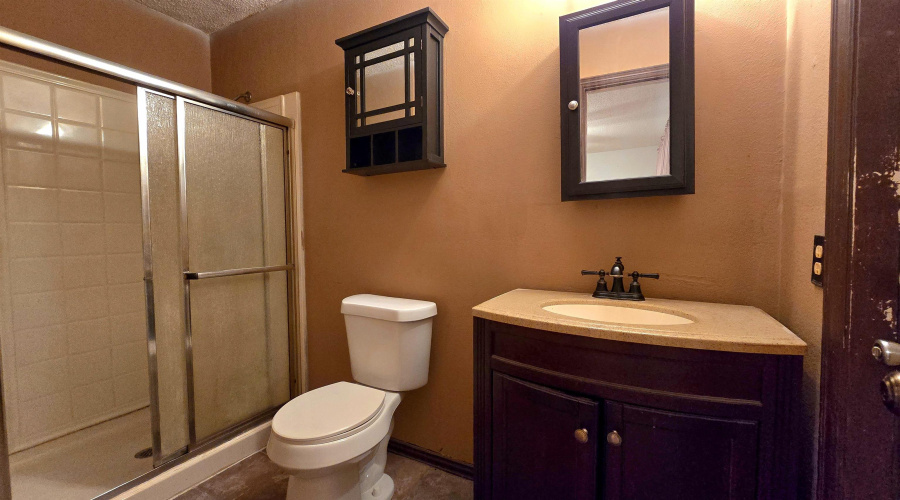 222 Esperanza Dr, Laredo, Texas 78041, 4 Bedrooms Bedrooms, 5 Rooms Rooms,2 BathroomsBathrooms,Residential,For Sale,222 Esperanza Dr,20255395