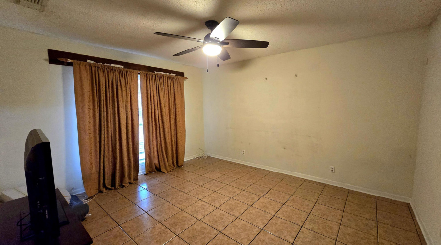 222 Esperanza Dr, Laredo, Texas 78041, 4 Bedrooms Bedrooms, 5 Rooms Rooms,2 BathroomsBathrooms,Residential,For Sale,222 Esperanza Dr,20255395